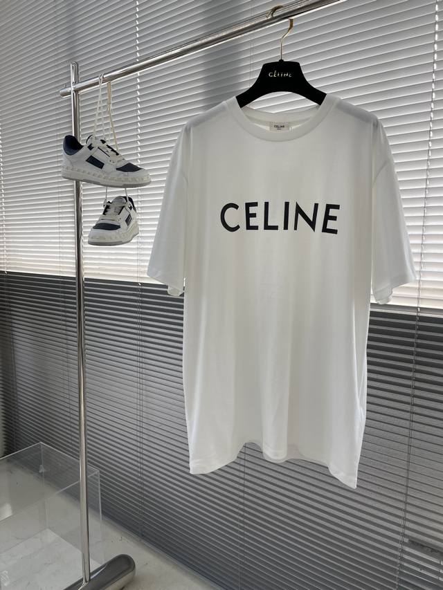 Celin 经典logo印花短袖 采用170克50支双股 手感柔软 舒适亲肤 简单到极致就是时髦 最简单的经典白色t恤 最能打动人心 采用弹力胶浆印花 效果工整